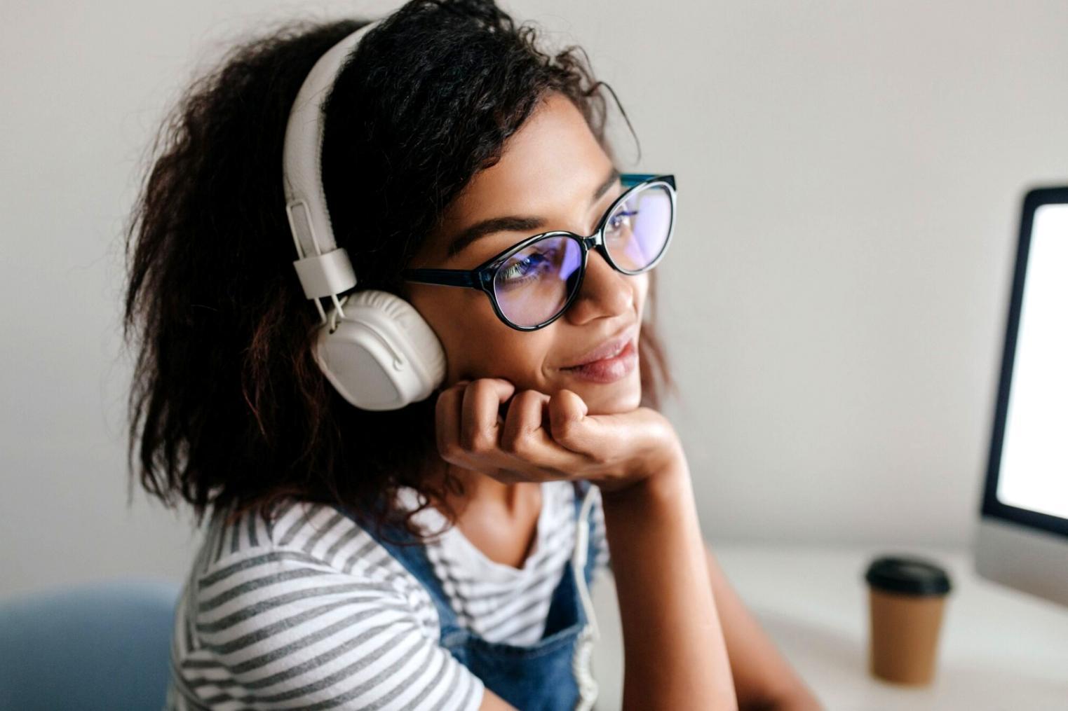 Session de formation financière en entreprise avec présentation de données