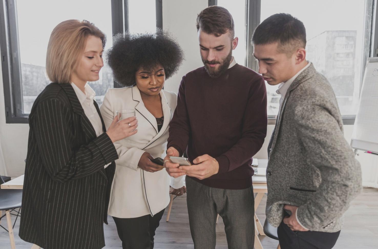 Environnement d'apprentissage collaboratif avec interaction entre pairs